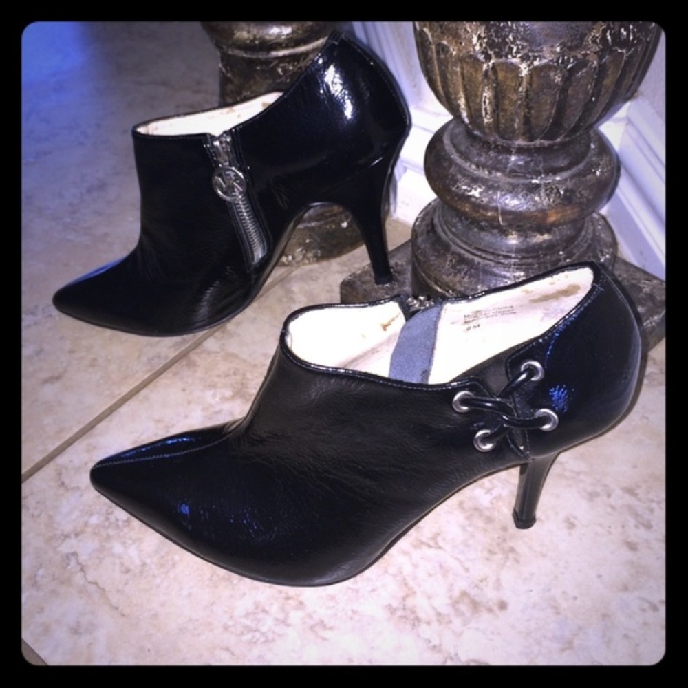 Michael Kors patent ankle boots - Sz 8